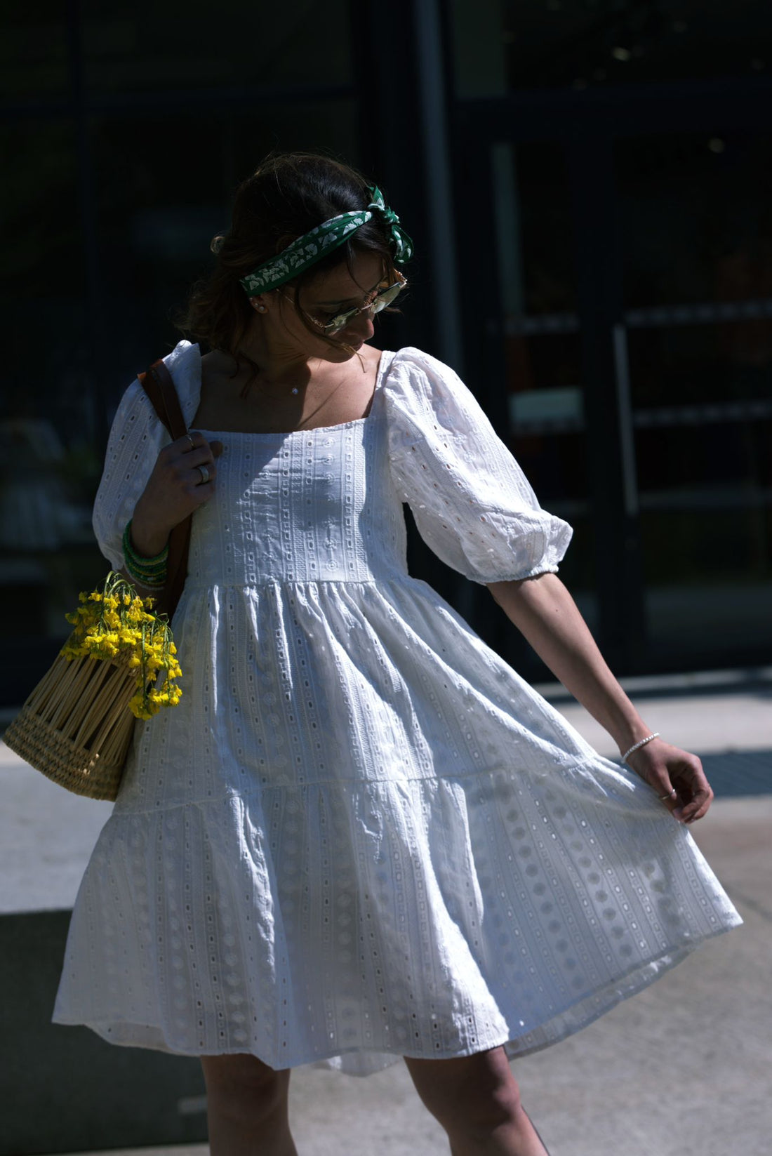 Robe courte blanche en broderie anglaise – manches bouffantes et coupe évasée - AEL0139-000-BL - Fenomen Paris