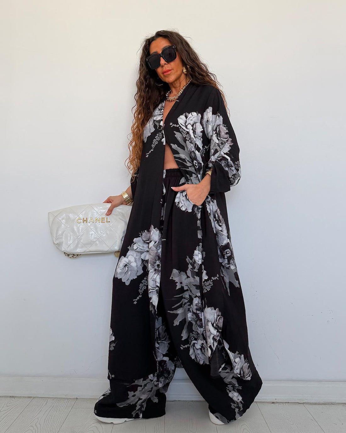 Ensemble chemise longue & pantalon fleuri – Noir - Fenomen Paris