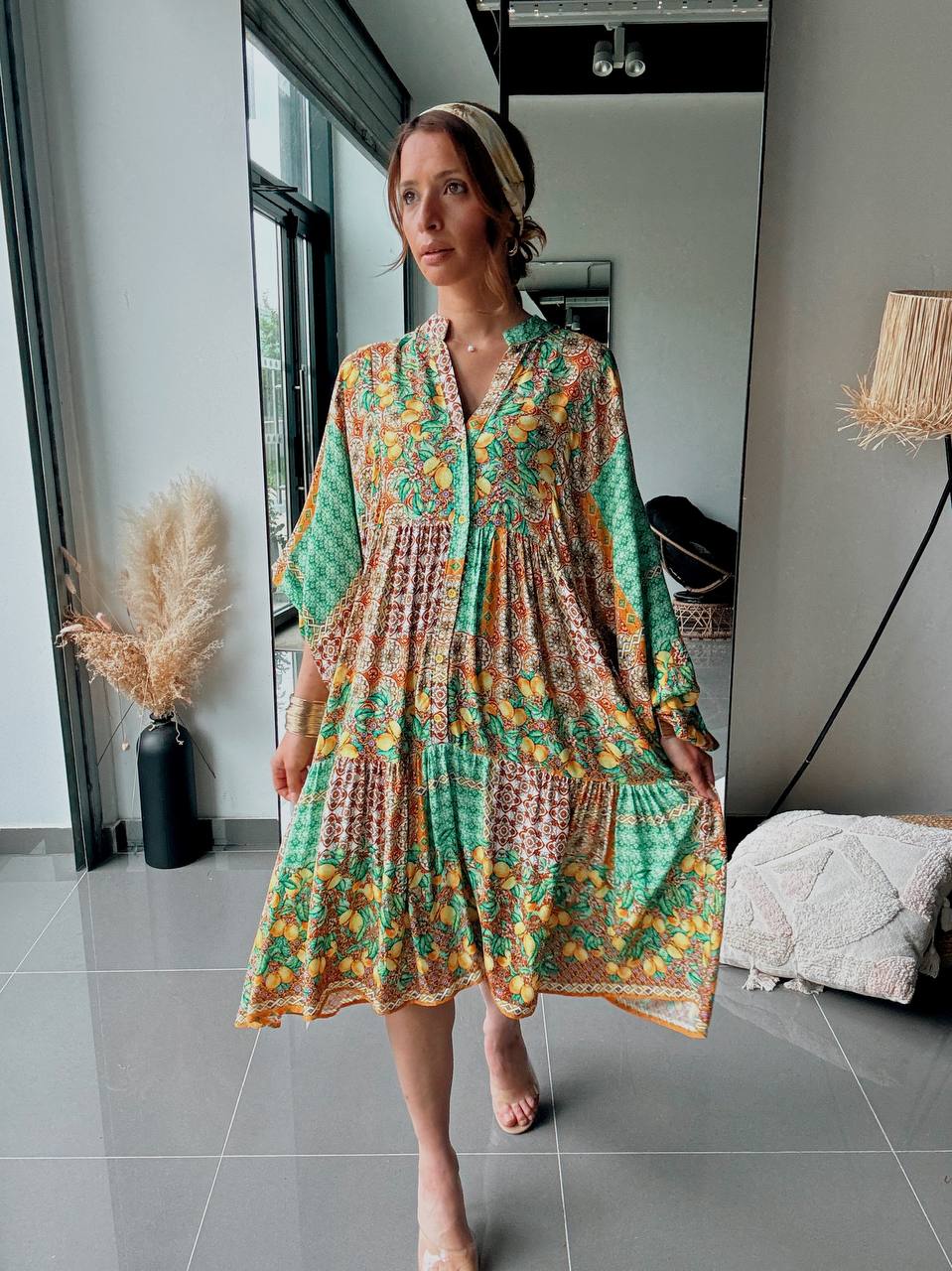 Robe courte imprimé patchwork citronné – Style bohème romantique - Fenomen Paris