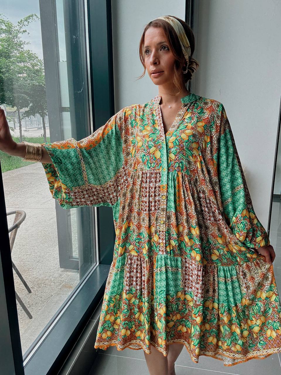 Robe courte imprimé patchwork citronné – Style bohème romantique - Fenomen Paris