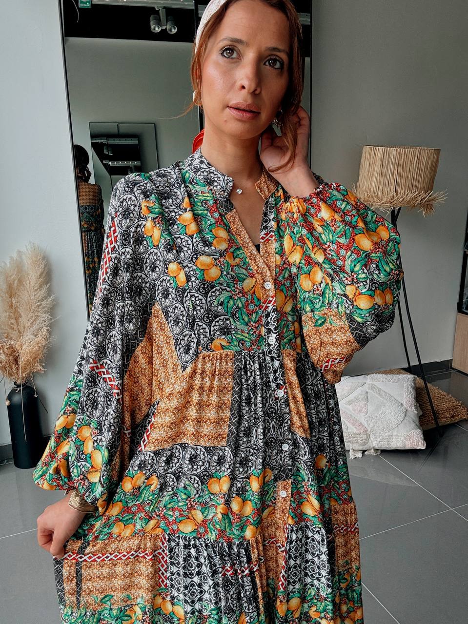 Robe courte imprimé patchwork floral & agrumes – Style bohème chic - Fenomen Paris