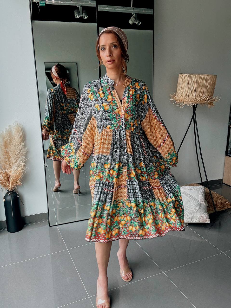 Robe courte imprimé patchwork floral & agrumes – Style bohème chic - Fenomen Paris