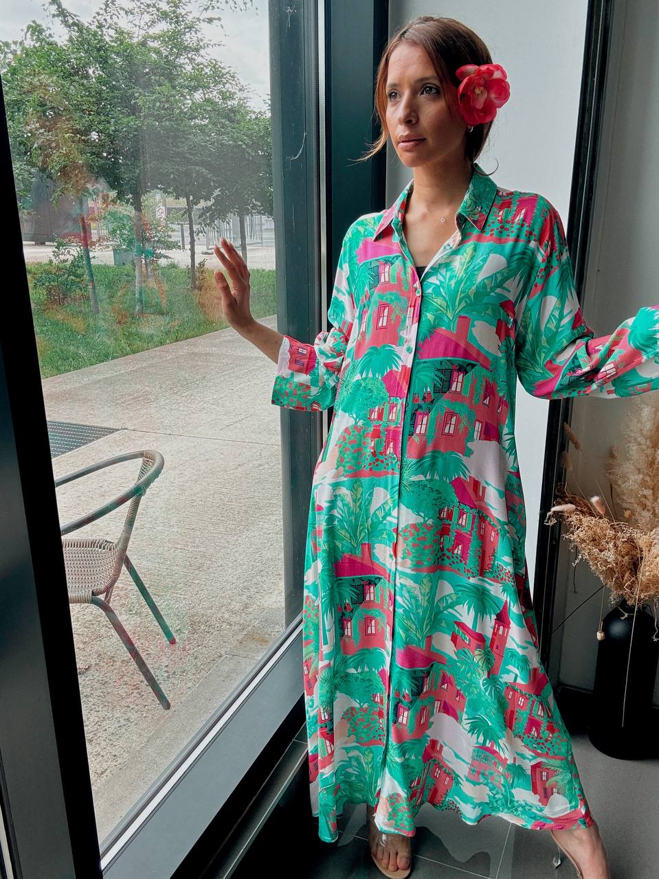Robe chemise longue imprimé tropical – Élégance colorée & esprit vacances - Fenomen Paris