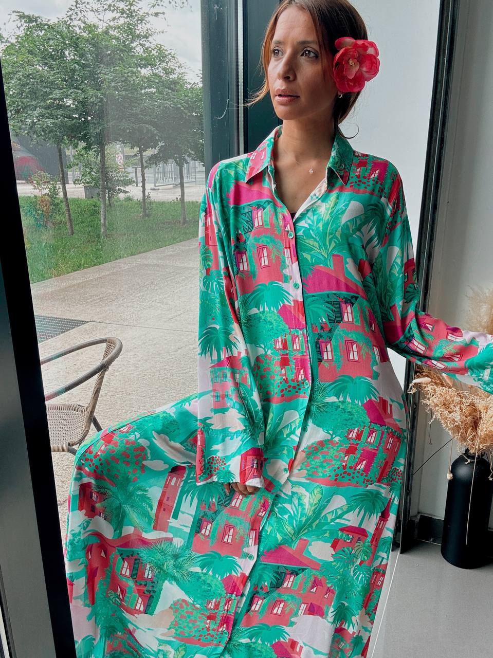 Robe chemise longue imprimé tropical – Élégance colorée & esprit vacances - Fenomen Paris