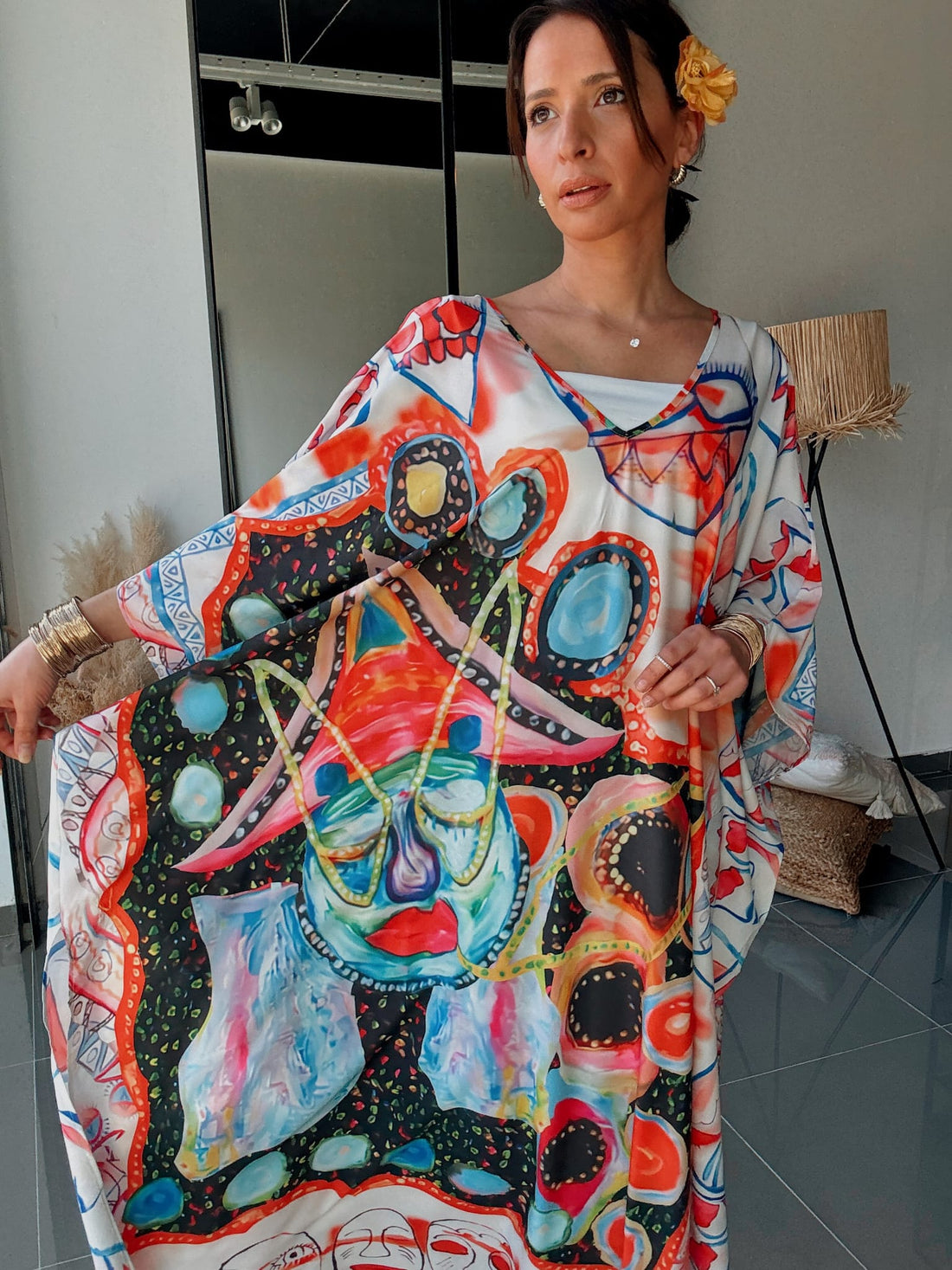Robe Kaftan Oversize Imprimé Artistique Visage & Bijoux