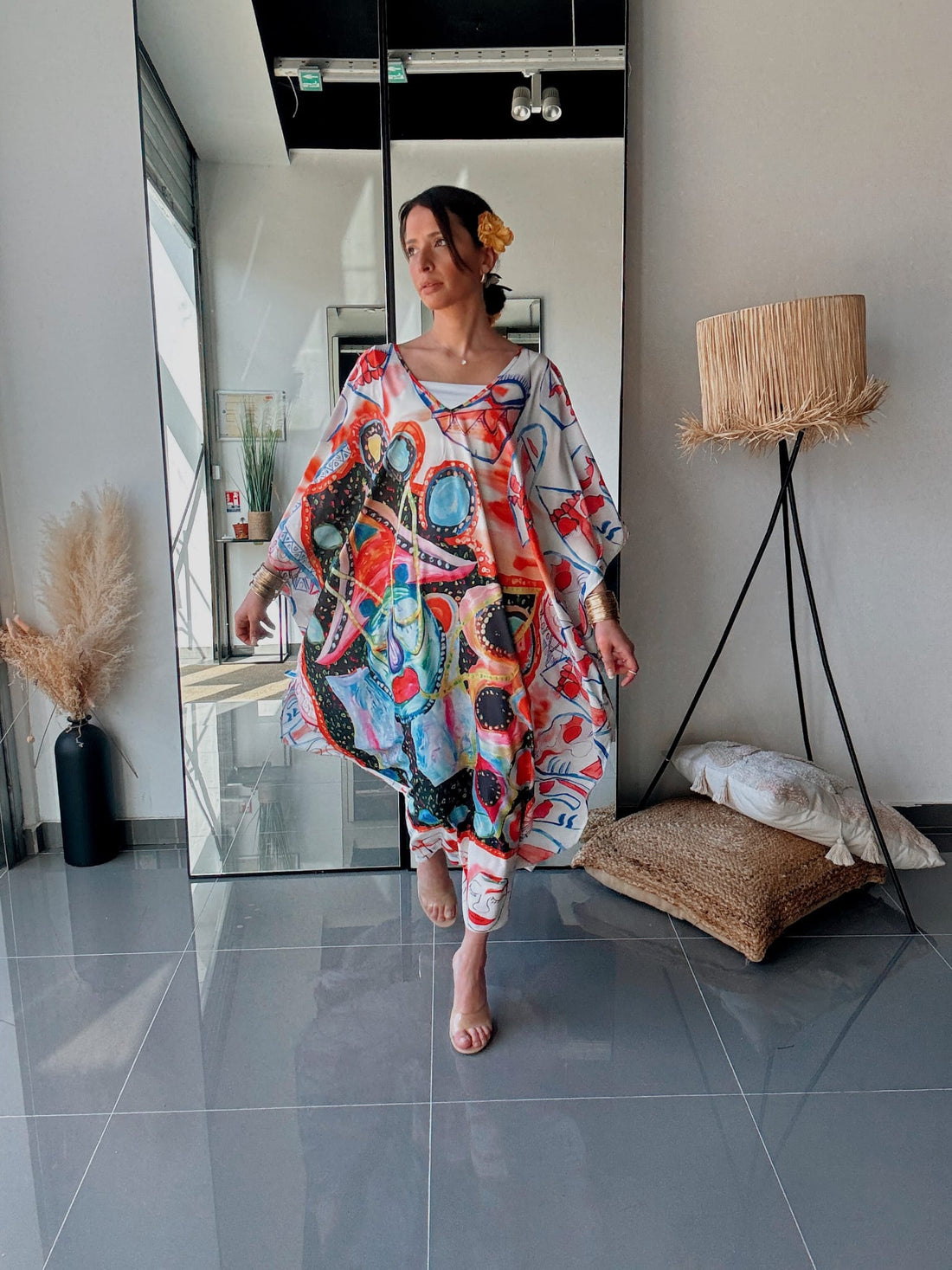 Robe Kaftan Oversize Imprimé Artistique Visage & Bijoux