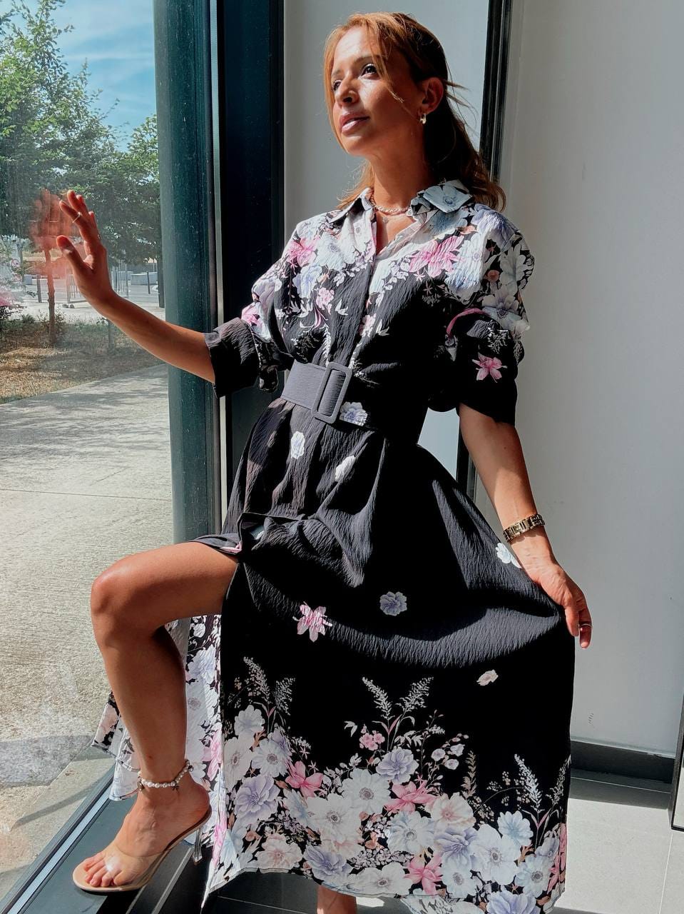 Robe Chemise Longue Fleurie avec Ceinture - Noire
