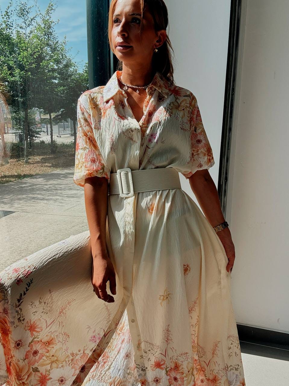Robe Chemise Longue Fleurie avec Ceinture – Douceur & Élégance