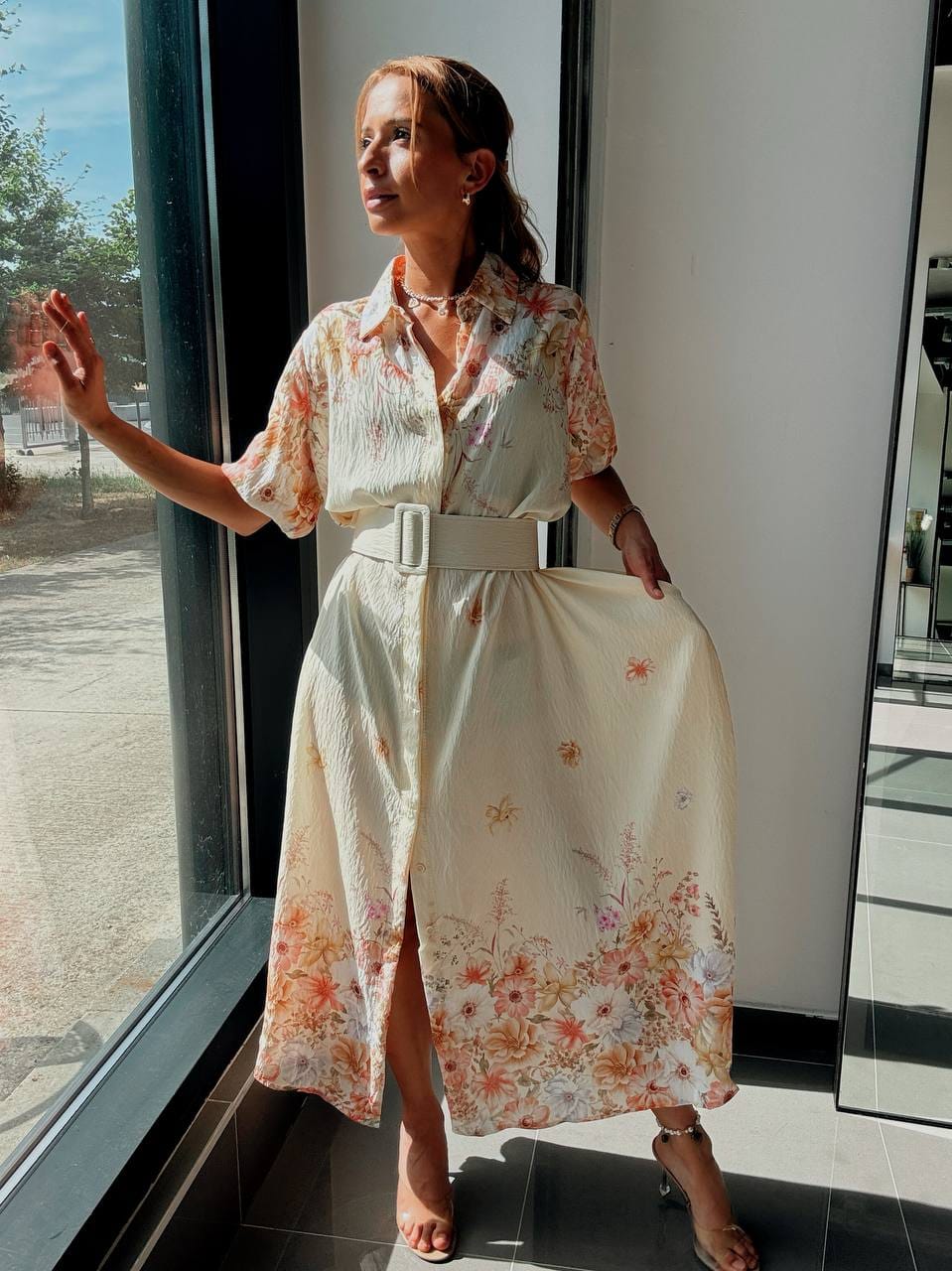 Robe Chemise Longue Fleurie avec Ceinture – Douceur & Élégance