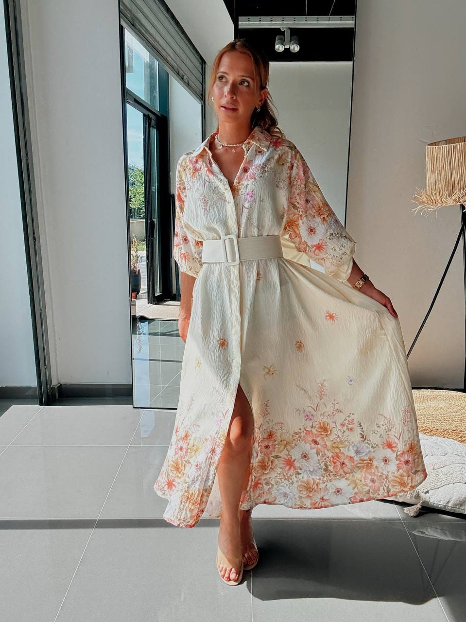 Robe Chemise Longue Fleurie avec Ceinture – Douceur & Élégance