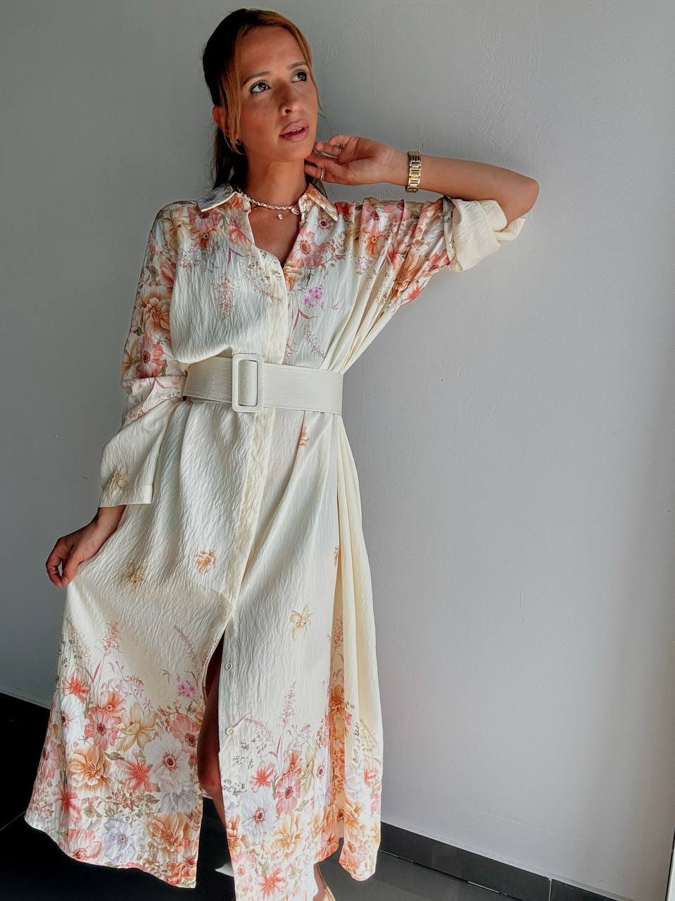 Robe Chemise Longue Fleurie avec Ceinture – Douceur & Élégance