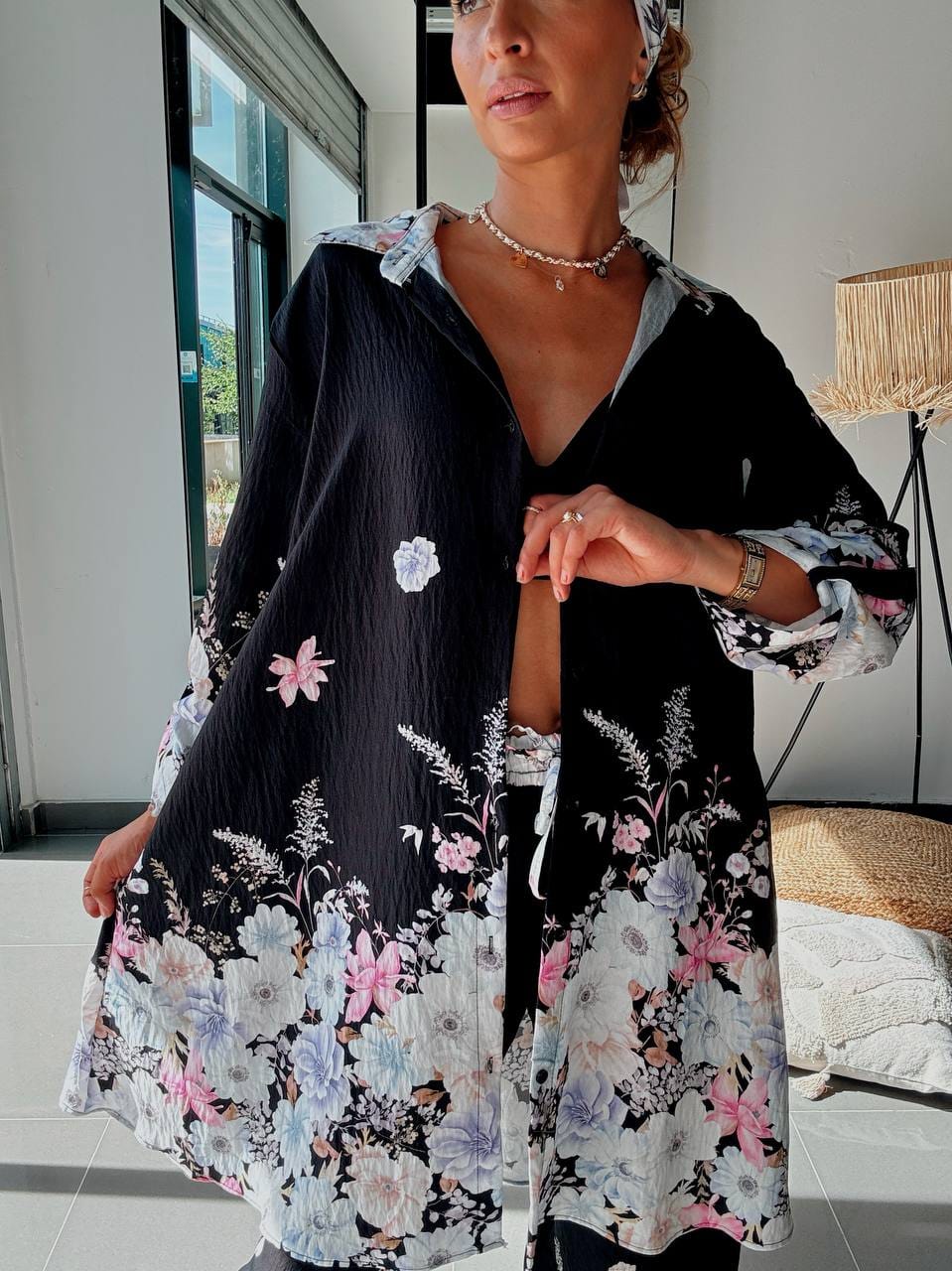 Ensemble Chemise Longue & Pantalon Fluide à Imprimé Floral – Noir