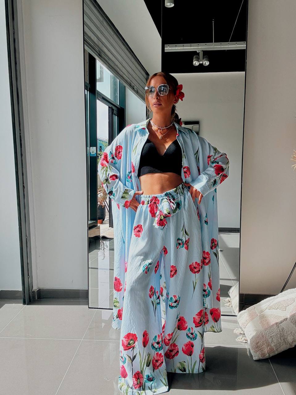 Ensemble Chemise Longue & Pantalon Fluide à Imprimé Coquelicots – Bleu Ciel