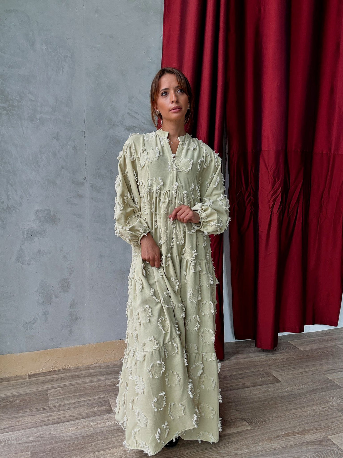 Robe Longue Texturée à Motifs Frangés – Blanc Cassé - Fenomen Paris