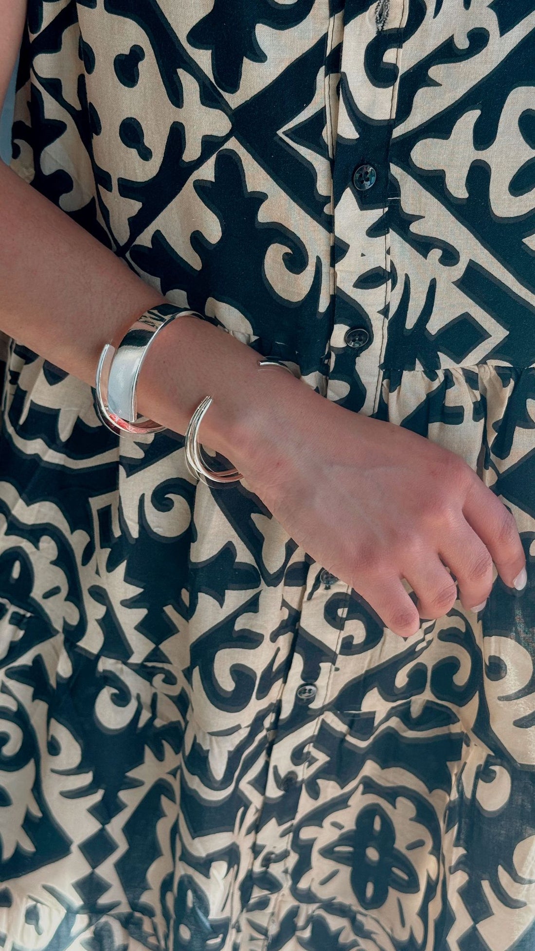 Robe courte noire et beige à imprimé géométrique - AEL186-NOIR - Fenomen Paris