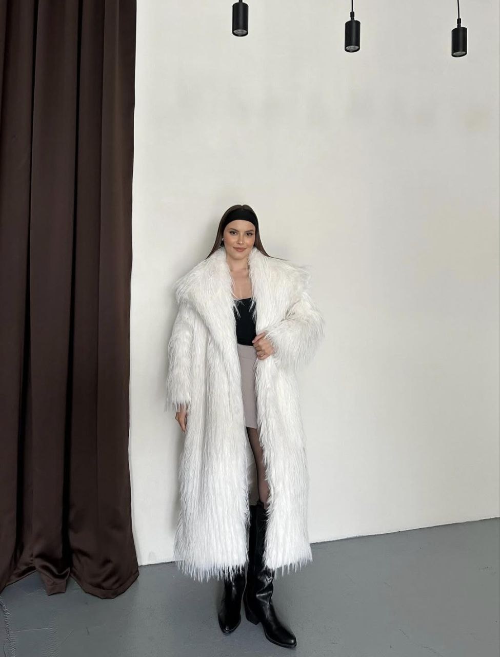 Manteau Long en Fausse Fourrure –Oversize Blanc